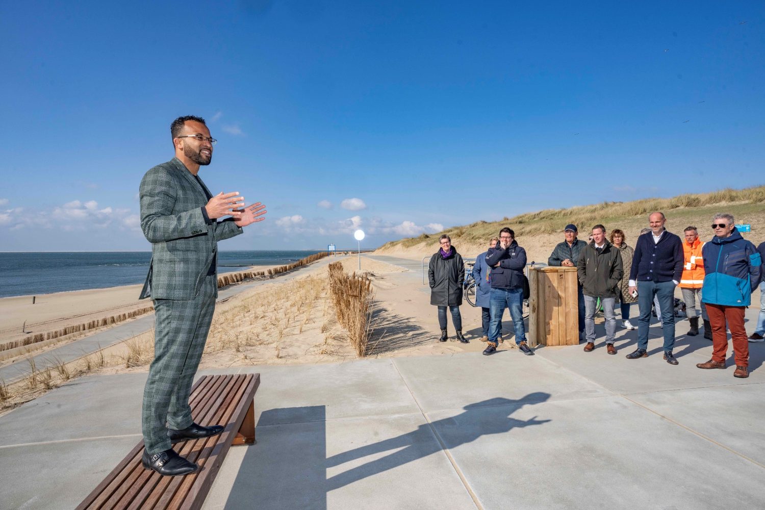 Opening van de strandopgang Huisduinen